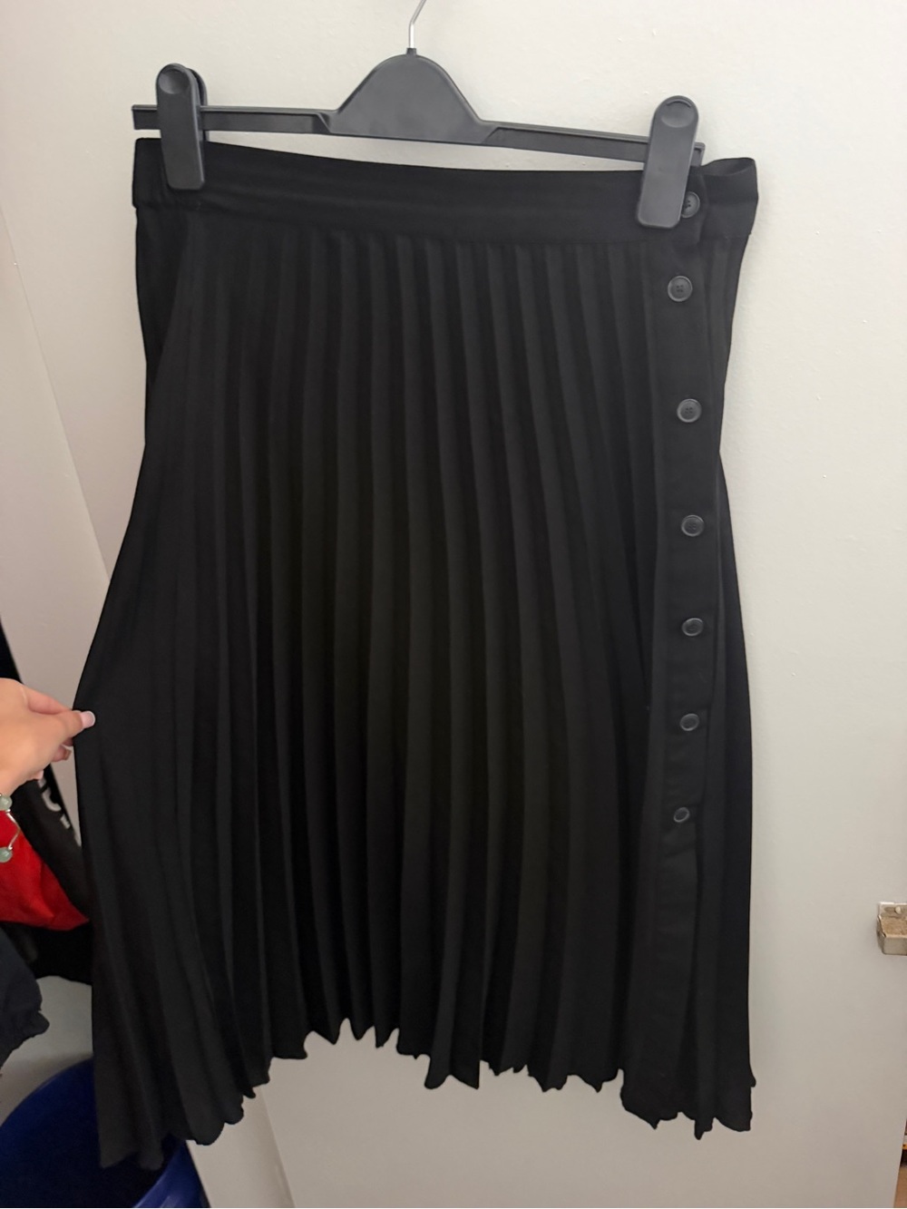 Tahari Black Pleated Midi Skirt with Side Button Trim